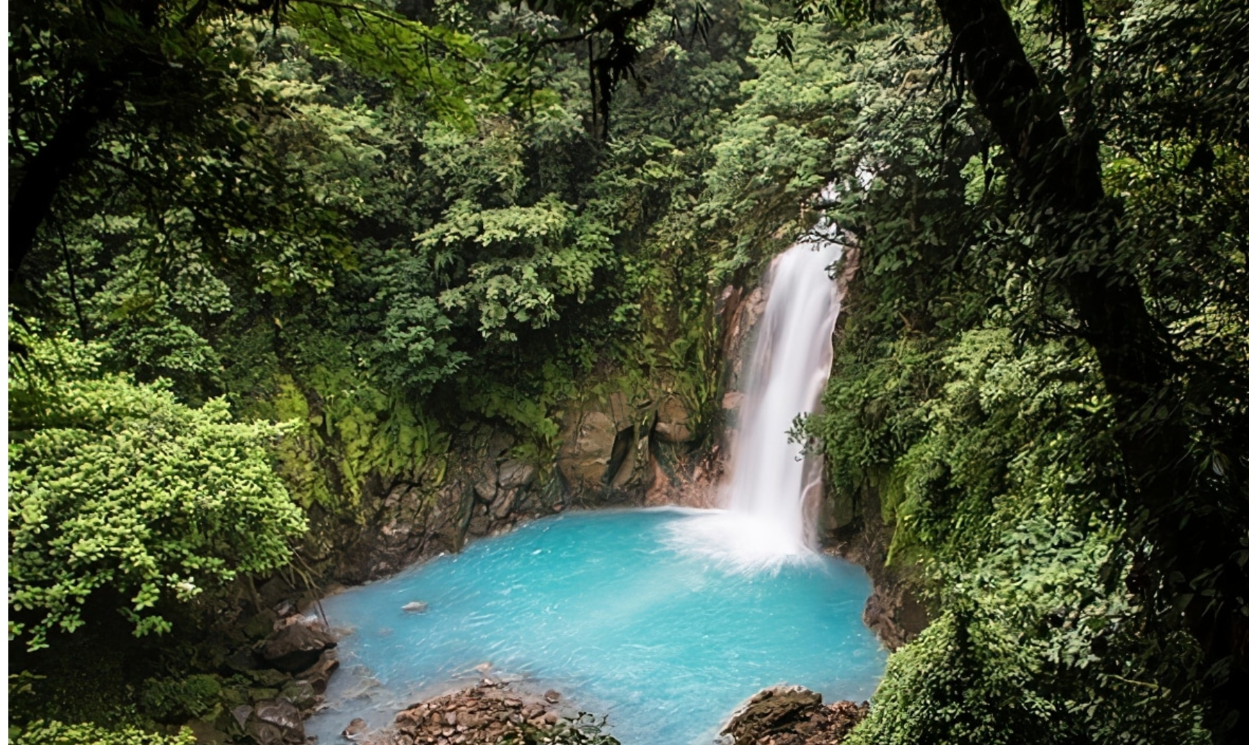 Descubre la fuerza y serenidad del agua en medio del bosque. Upala alberga cataratas escondidas entre montañas y senderos rurales, perfectas para sumergirse, respirar profundo y sentir la energía del entorno. Cada caída de agua es una experiencia íntima, un encuentro con lo natural y un instante de paz.