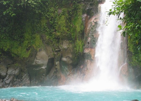 Tesoros naturales entre montañas