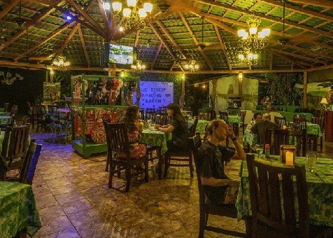 Tiki Bar y Restaurante